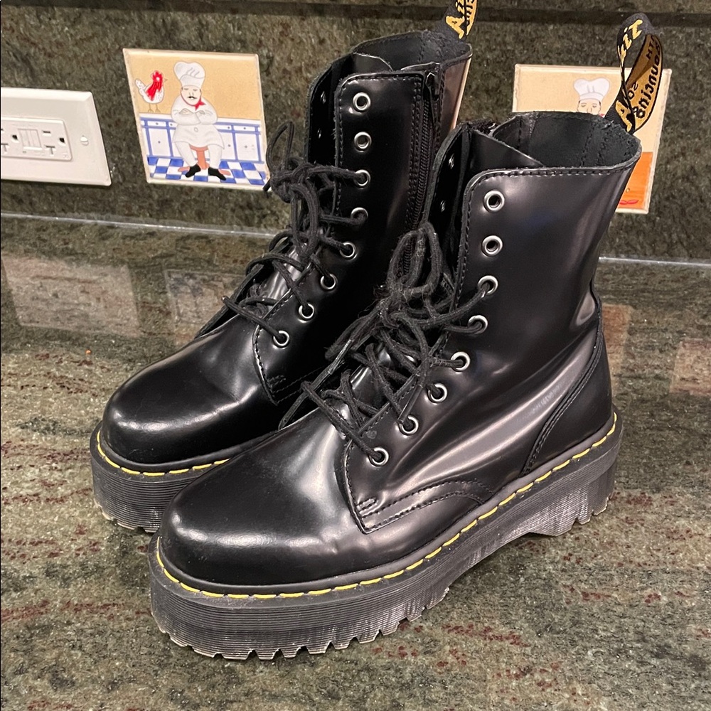 listing-status-banner